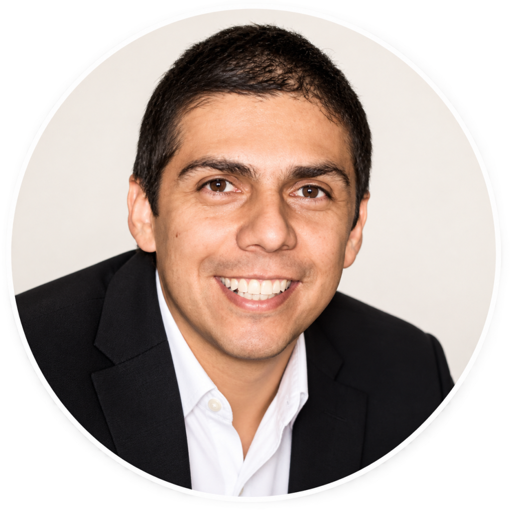 José Flórez, cofundador de Happy Latina, publicista y estratega con experiencia en creatividad, branding y marketing para negocios latinos